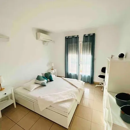 Avec Piscine Et Jacuzzi 3 Min 度假居 *